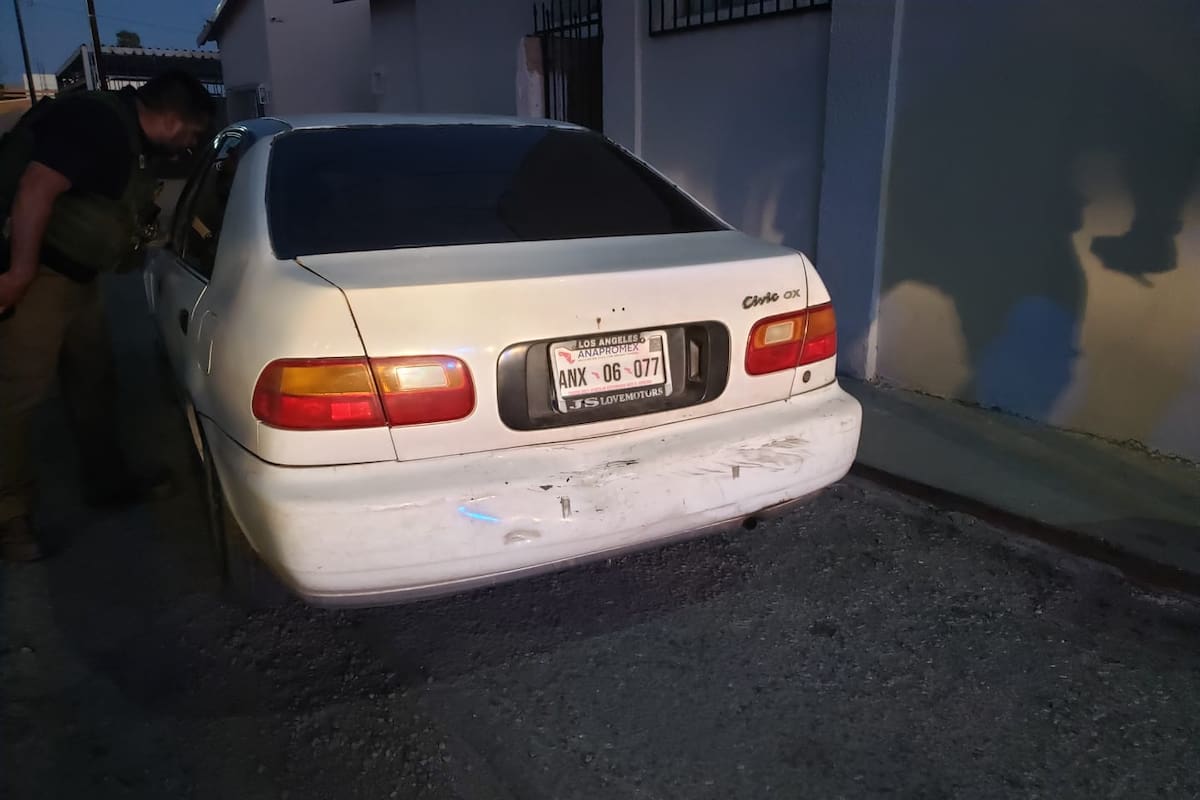 Localizan auto vinculado a intentos de incendio