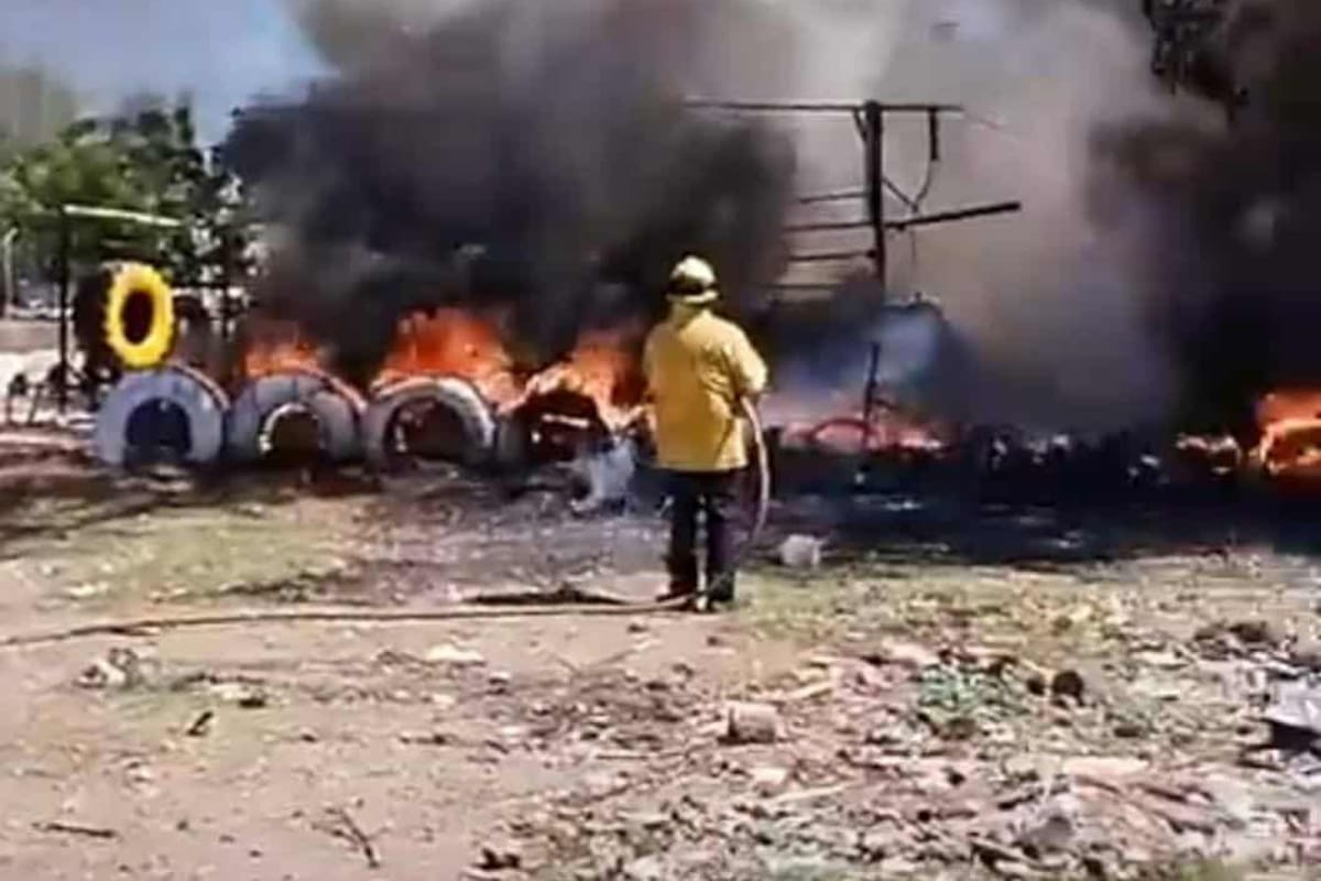 Controlan incendio en gimnasio al aire libre de Las Cachimbas en Ciudad Obregón