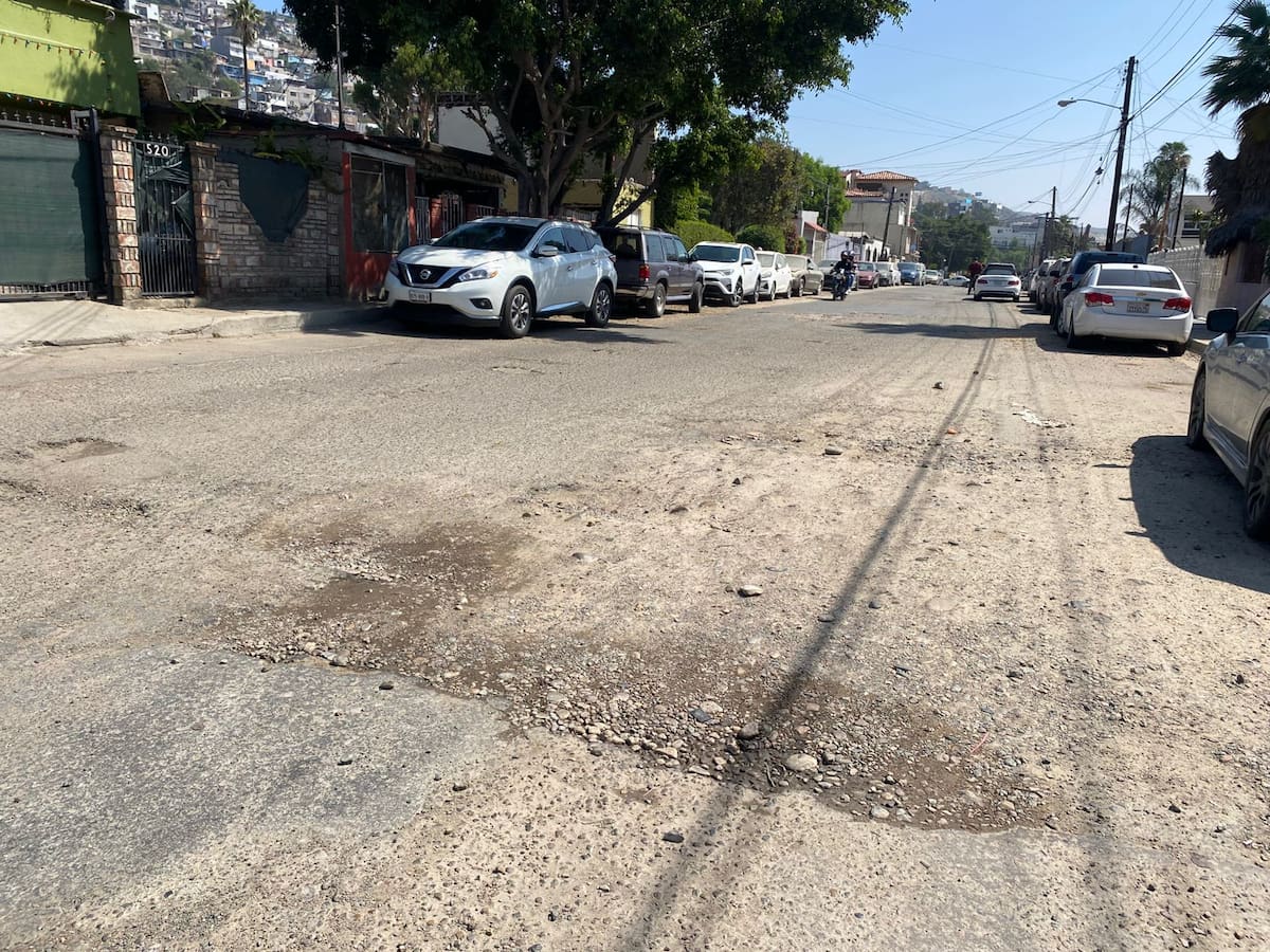 El mal estado del pavimento en avenidas principales y vialidades internas genera afectaciones a conductores, señalan. Foto: Emmanuel Castañeda