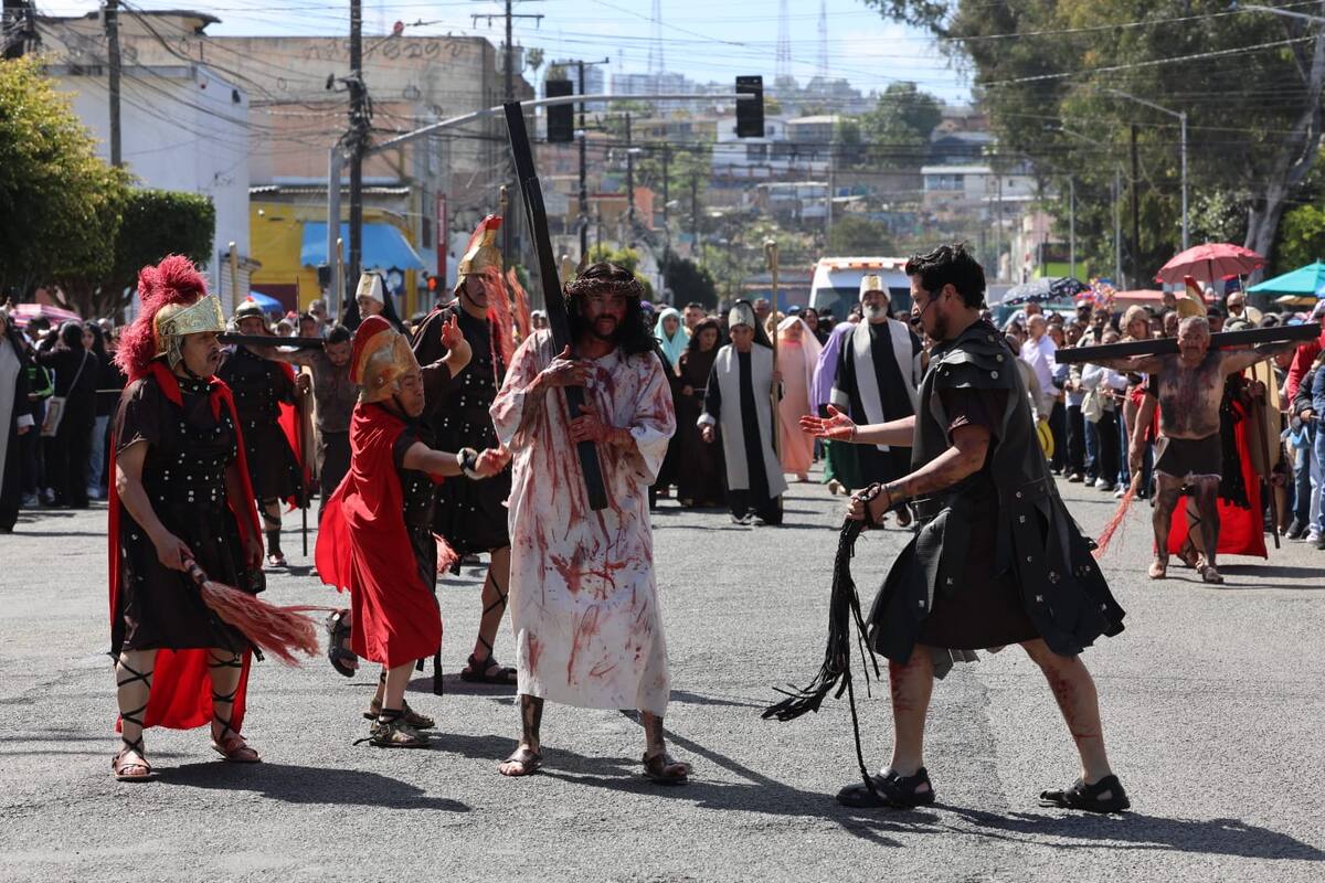 El viacrucis fue dedicado a las madres de las personas desaparecidas.