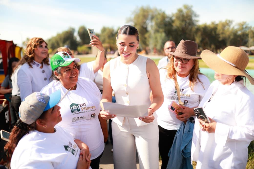 Firman convenio DIF Nacional, DIF estatal y UABC para diplomado en derechos de la niñez. Foto: Cortesía