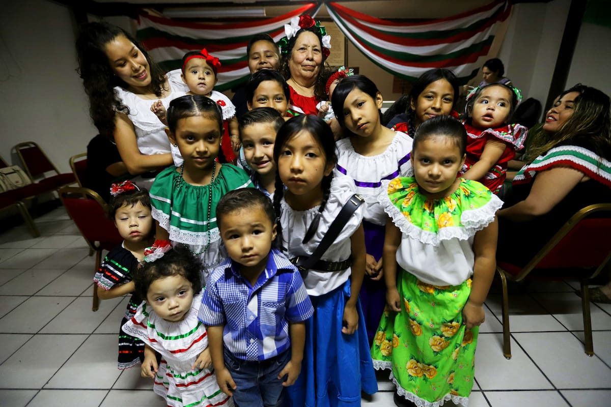 Comunidad evangélica celebra su propia fiesta mexicana