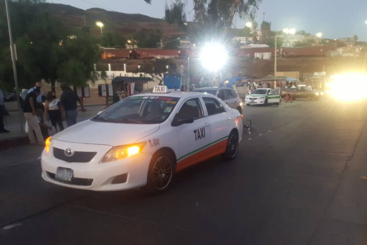 Taxista arrolla a ciclista en el Puente Frontera