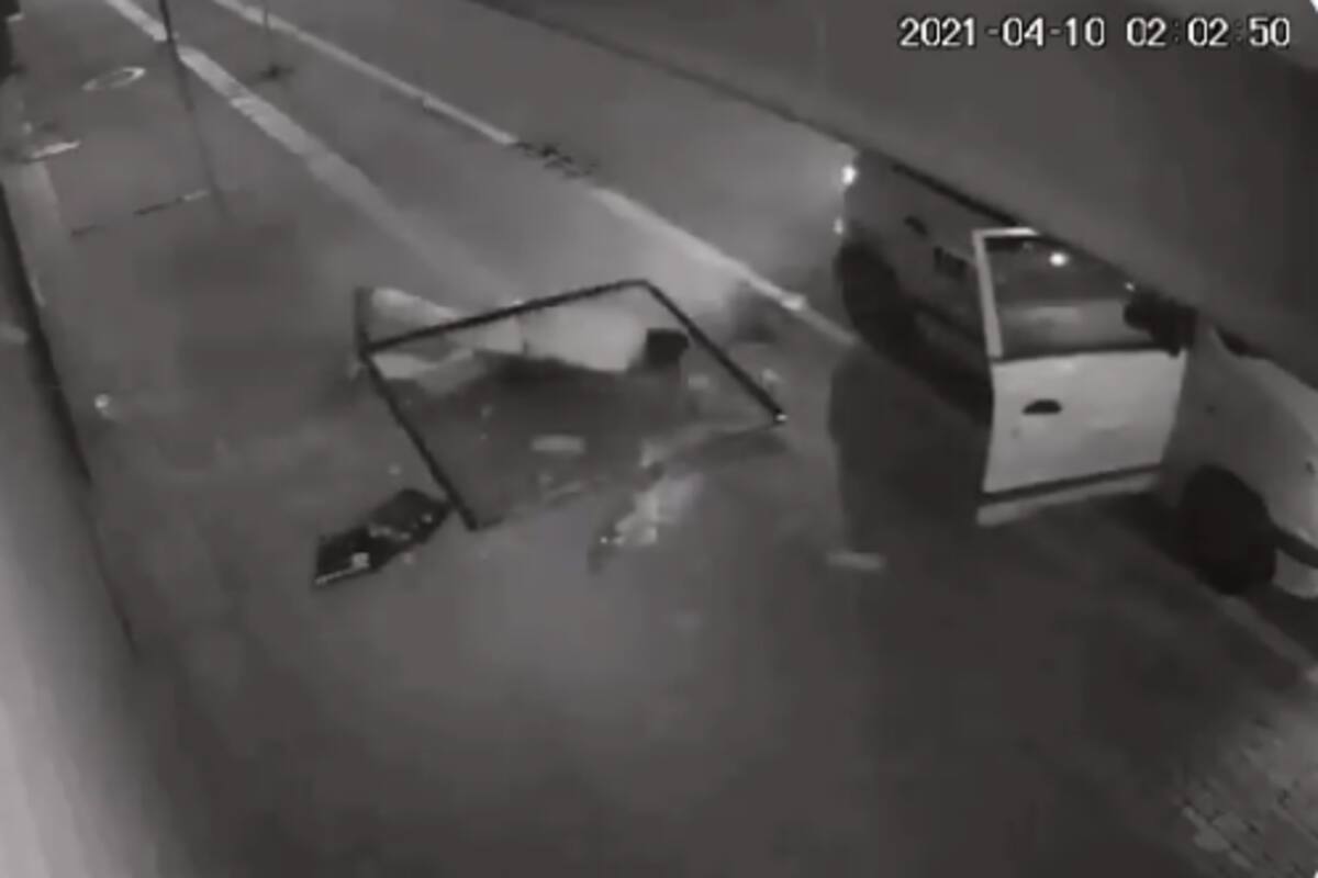 VIDEO: Tras cometer robo, ladrón cae de un segundo piso y queda inconsciente