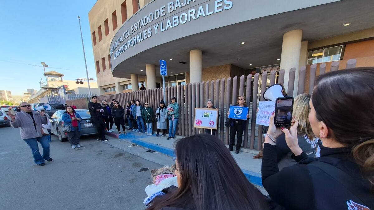 Manifestación se realiza durante segunda audiencia de vinculación a proceso por el caso del perrito “Chato”