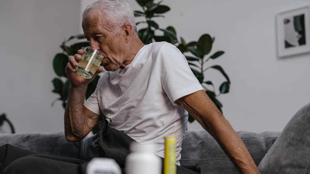 El consumo de refrescos de dieta, alcohol y bebidas deportivas con alto contenido de azúcar se ha asociado con un mayor riesgo de Alzheimer/Foto: Canva