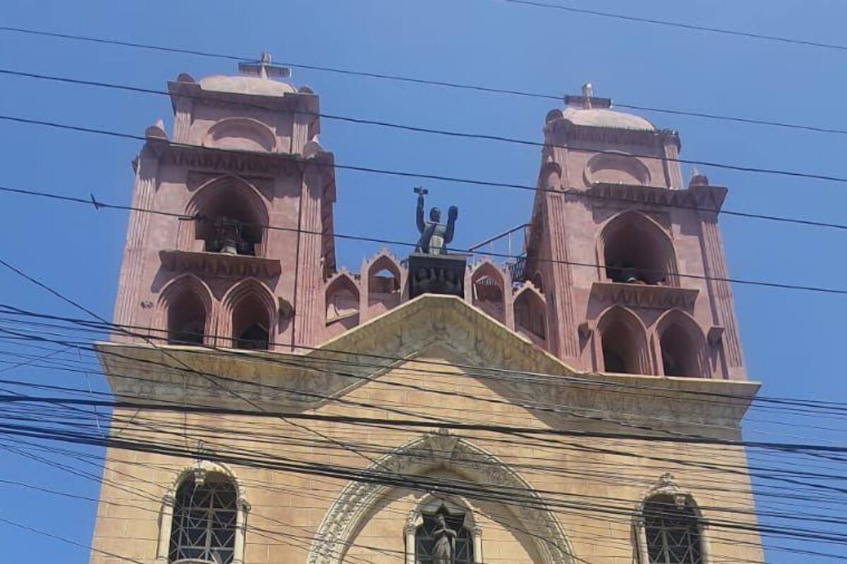 Fallece sacerdote al caer de tragaluz en iglesia del Centro