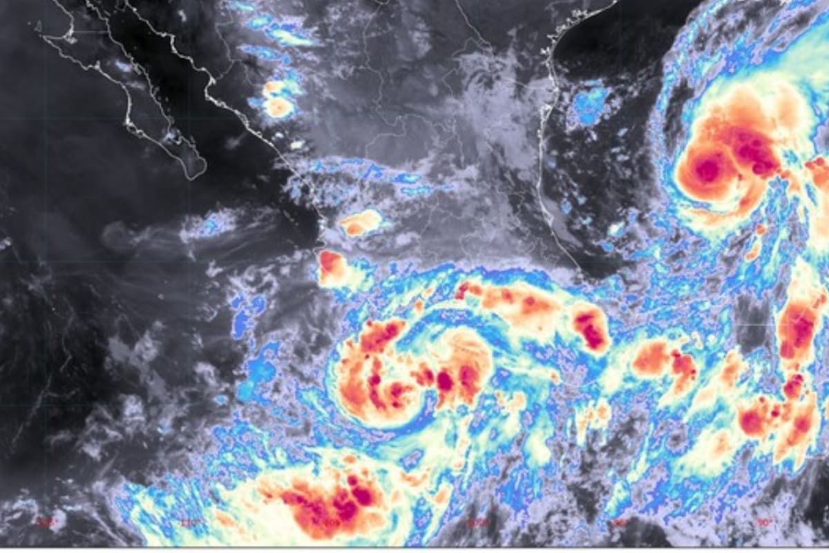 Isaias se intensifica de tormenta tropical a huracán categoría 1 y amenaza con lluvias intensas, fuertes vientos y oleaje elevado en varios estados de México