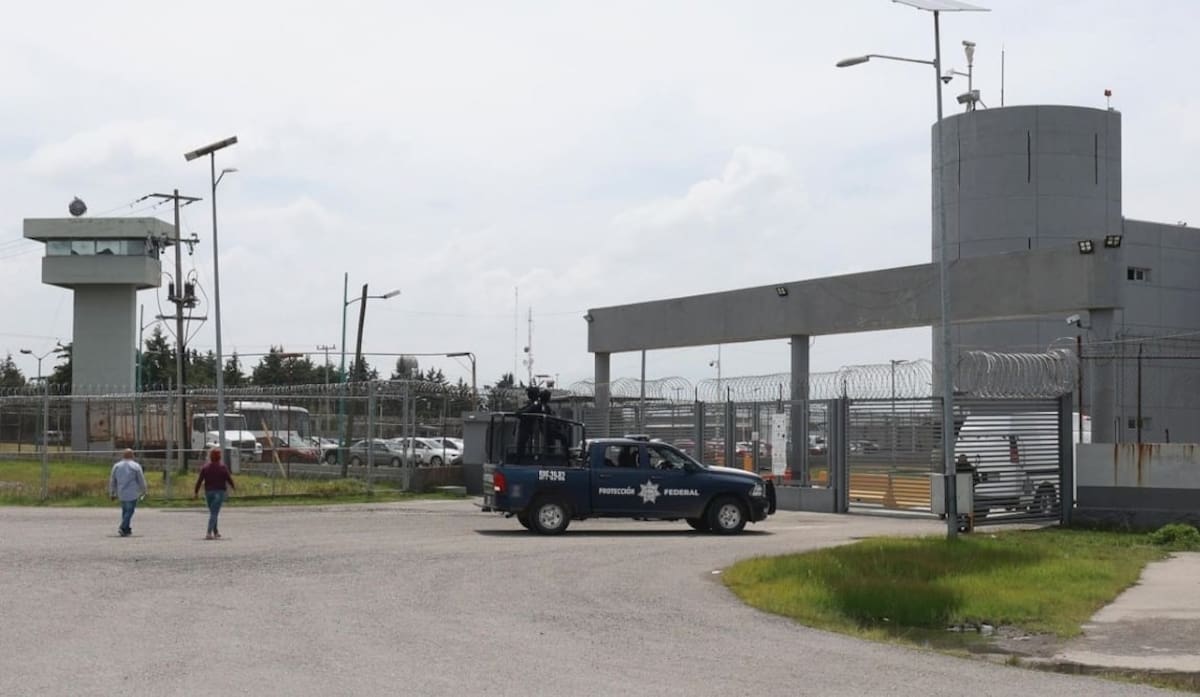 Trasladan a detenidos al Centro Federal de Readaptación Social No. 1 "El Altiplano"; juez dicta prisión preventiva por delitos con armas. | Crédito: El Universal (Alejandro Vargas)