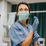 Proponen iniciativa para limitar a 40 horas semanales la jornada laboral de los médicos residentes y prohibir guardias que excedan 16 horas continuas