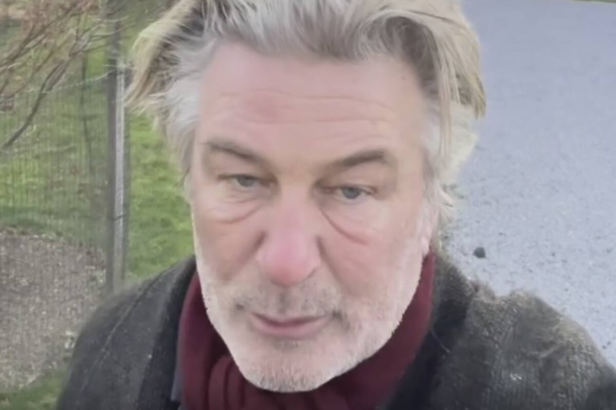 Alec Baldwin envía mensaje navideño refiriéndose a la tragedia en el set de Rust