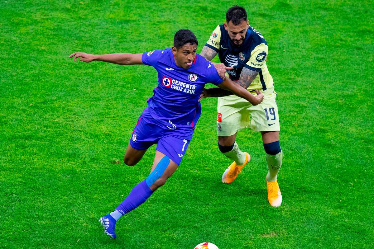 Cruz Azul rescata empate contra el América en Clásico Joven y conserva su liderato