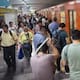 Mujer pierde la vida tras arrojarse a las vías en la estación del metro de CDMX Aquiles Serdán