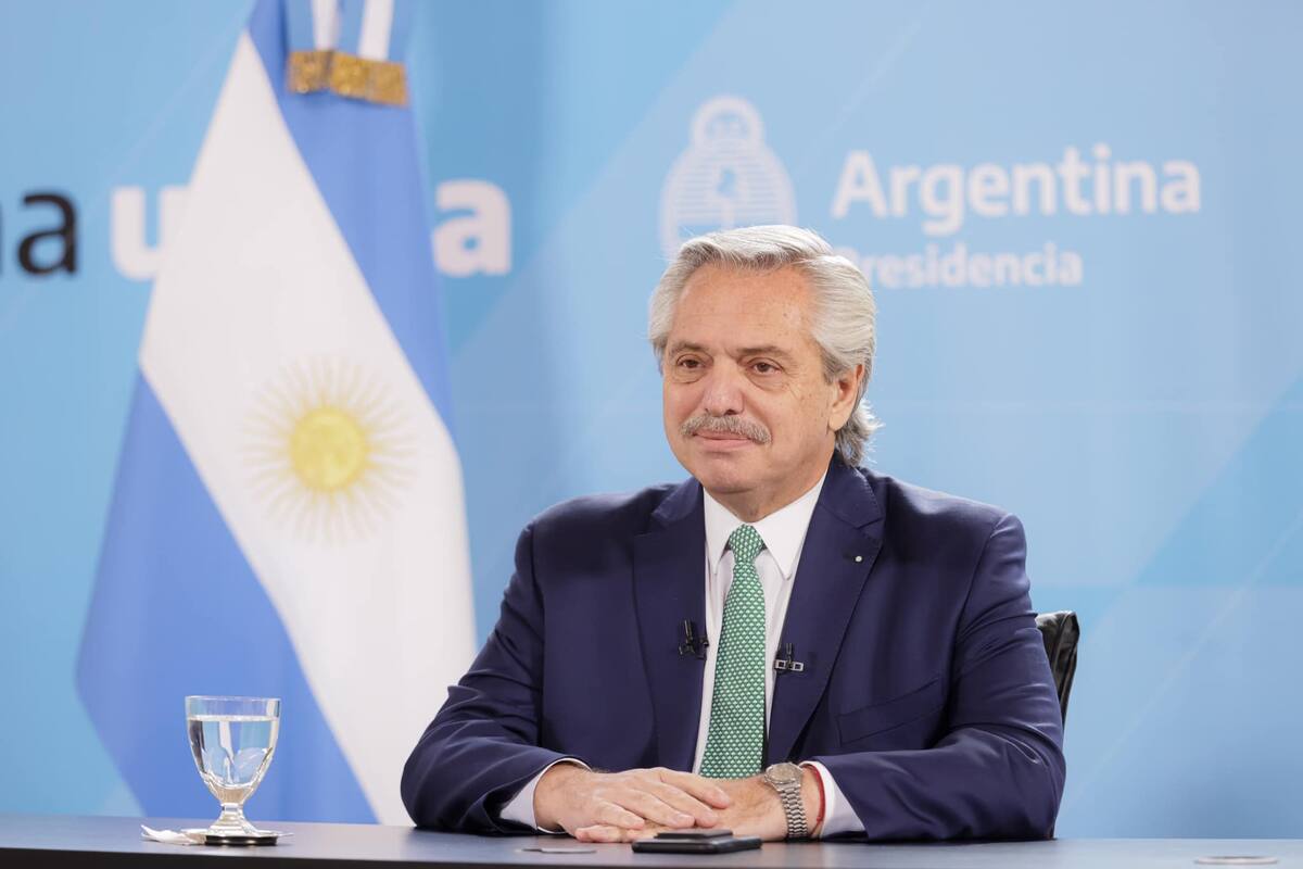 Gobierno argentino anuncia reapertura parcial de actividades; plan constará de tres etapas