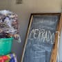 Falta de agua obliga a comercios de Jardín Dorado a suspender actividades