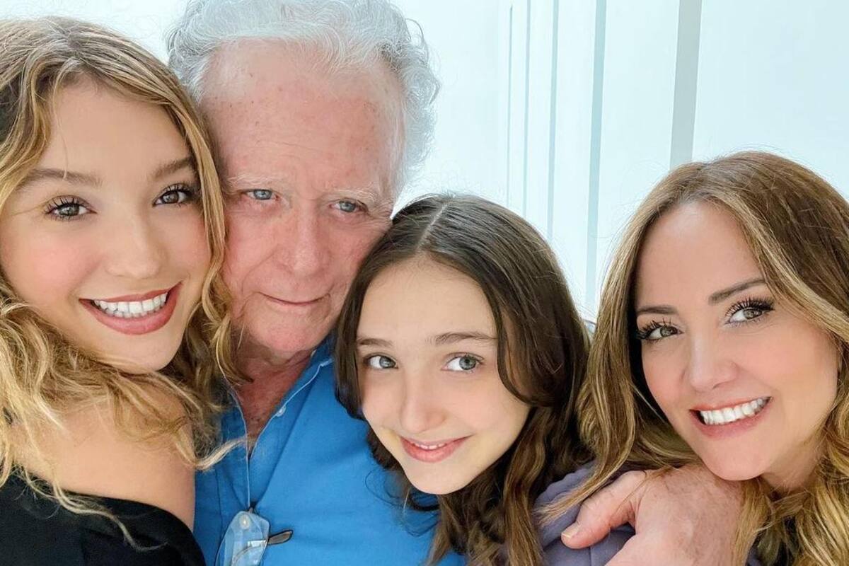 Papá de Andrea Legarreta celebra 80 años de vida