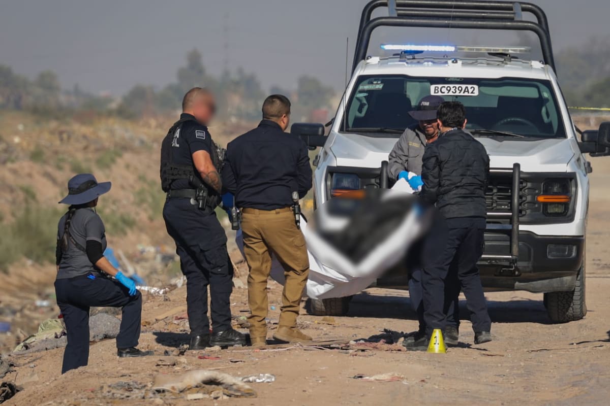 Dejan cadáver de hombre en dren de Parajes de Puebla