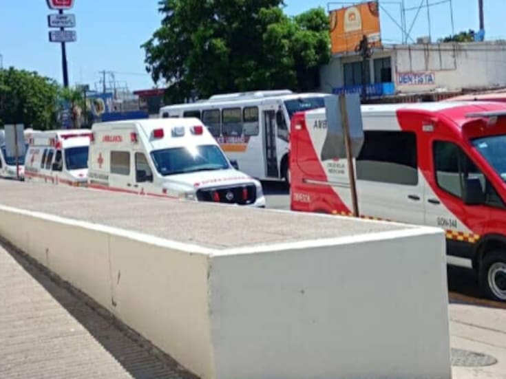 Falta de camillas retrasa ambulancias en el IMSS de Ciudad Obregón