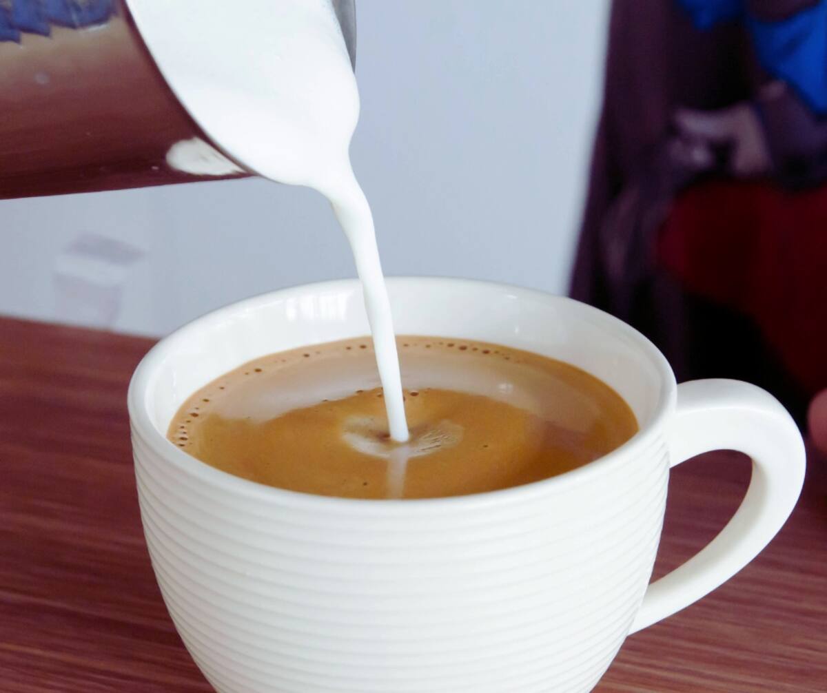 Café con leche. Foto: Canva