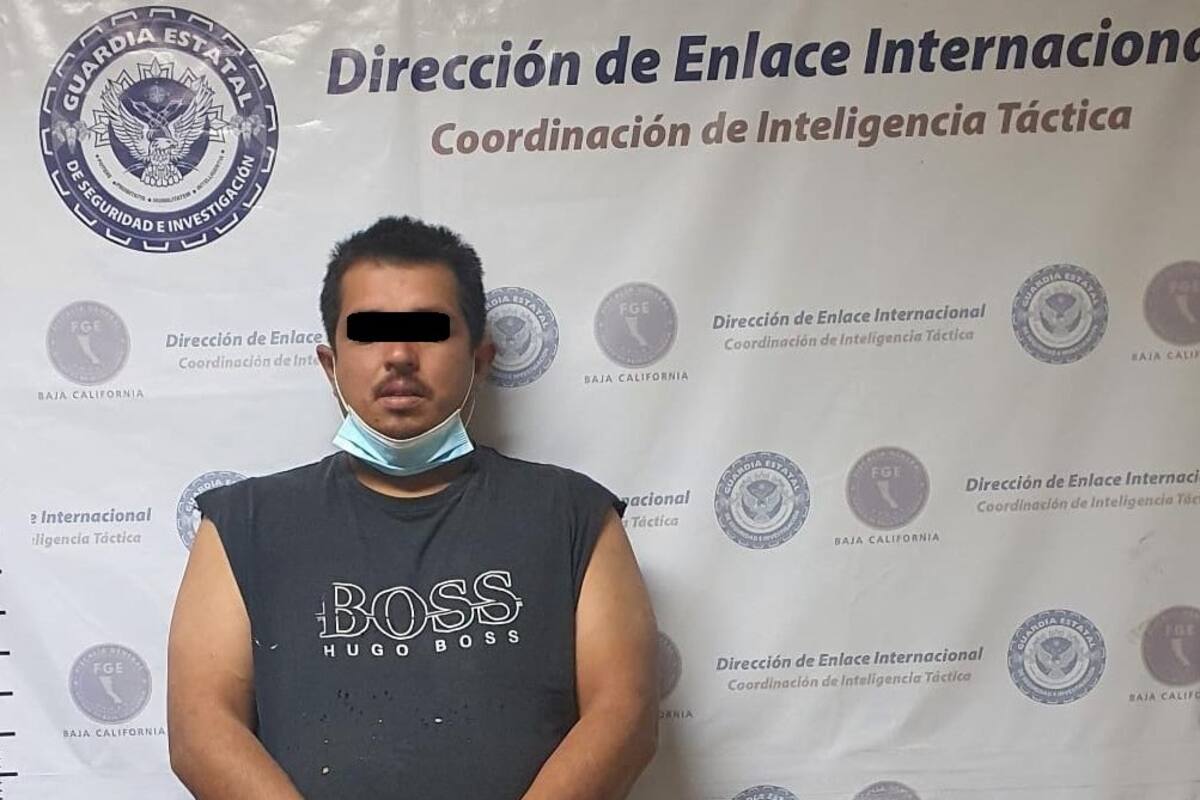 Amenazan a policías con fotos y videos en redes para impedir arresto de prófugo