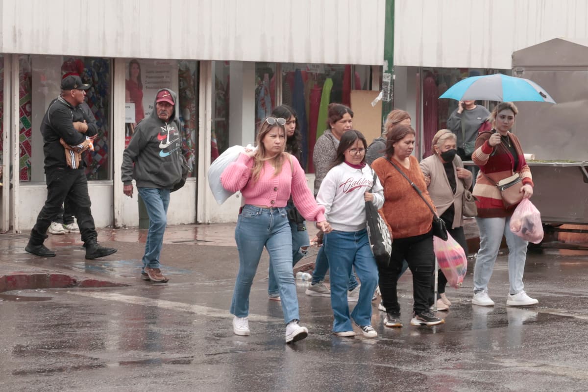 Ni la lluvia ni el frío detiene “El Buen Fin” en Hermosillo