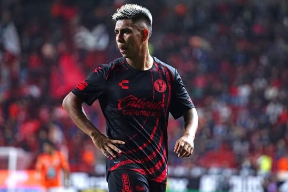 Efraín Álvarez, entre rumores de cambiar de equipo