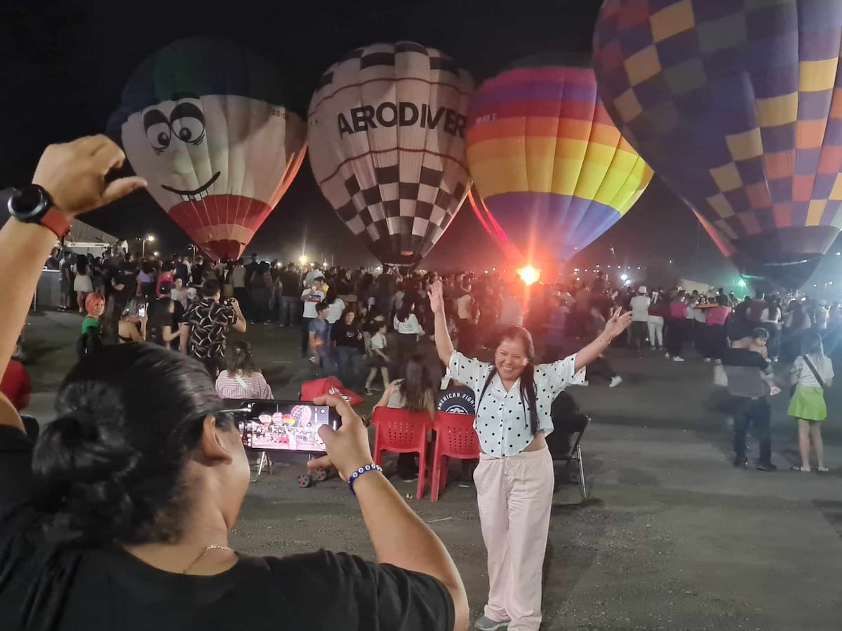 Los globos realizaron vuelos anclados este segundo día en la Expo Gan Sonora  en el marco del Tercer Festival del Globo. FOTO: Gamaliel Gonzalez