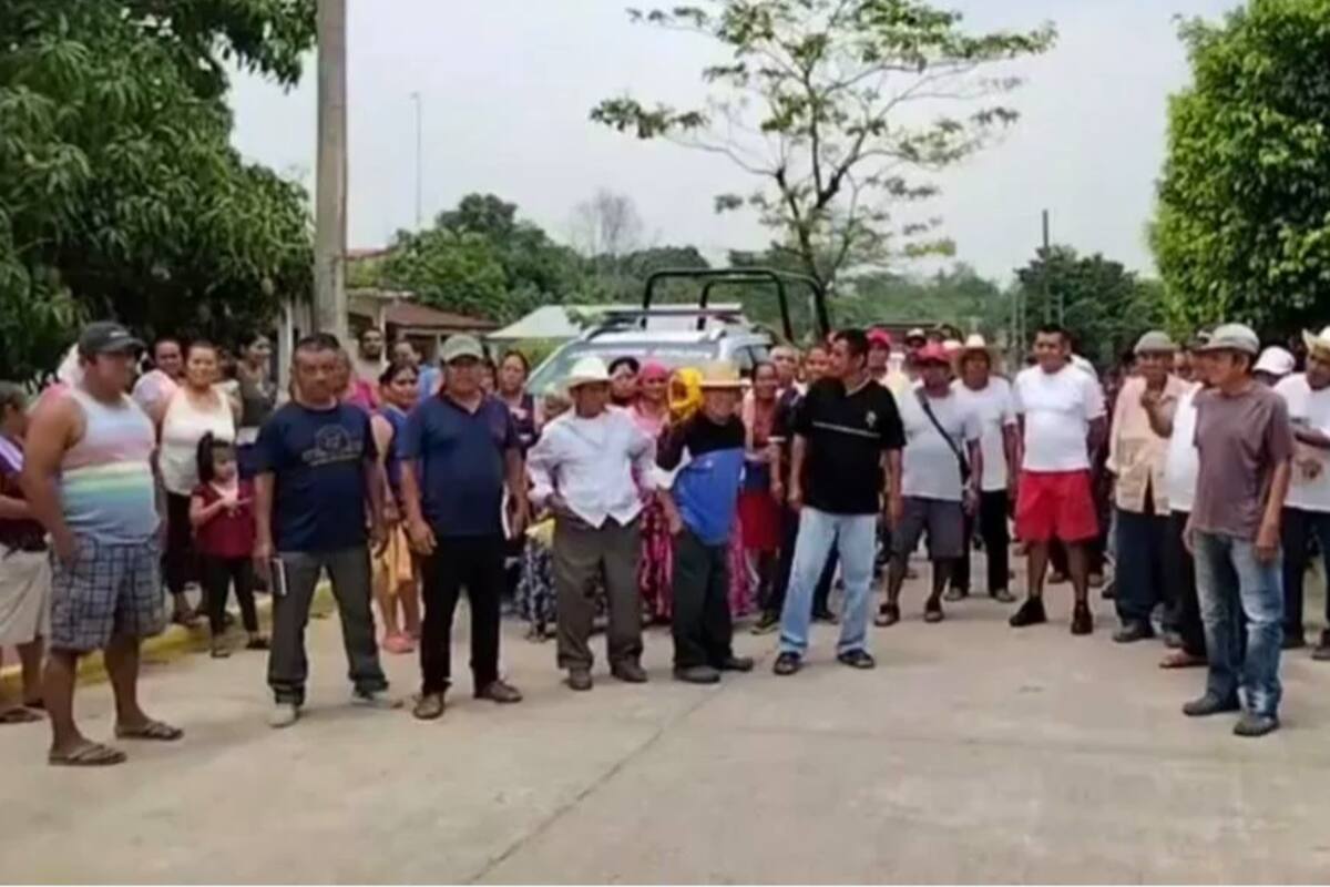 Oaxaca: Como garantía, habitantes de Buena Vista retienen dos patrullas municipales