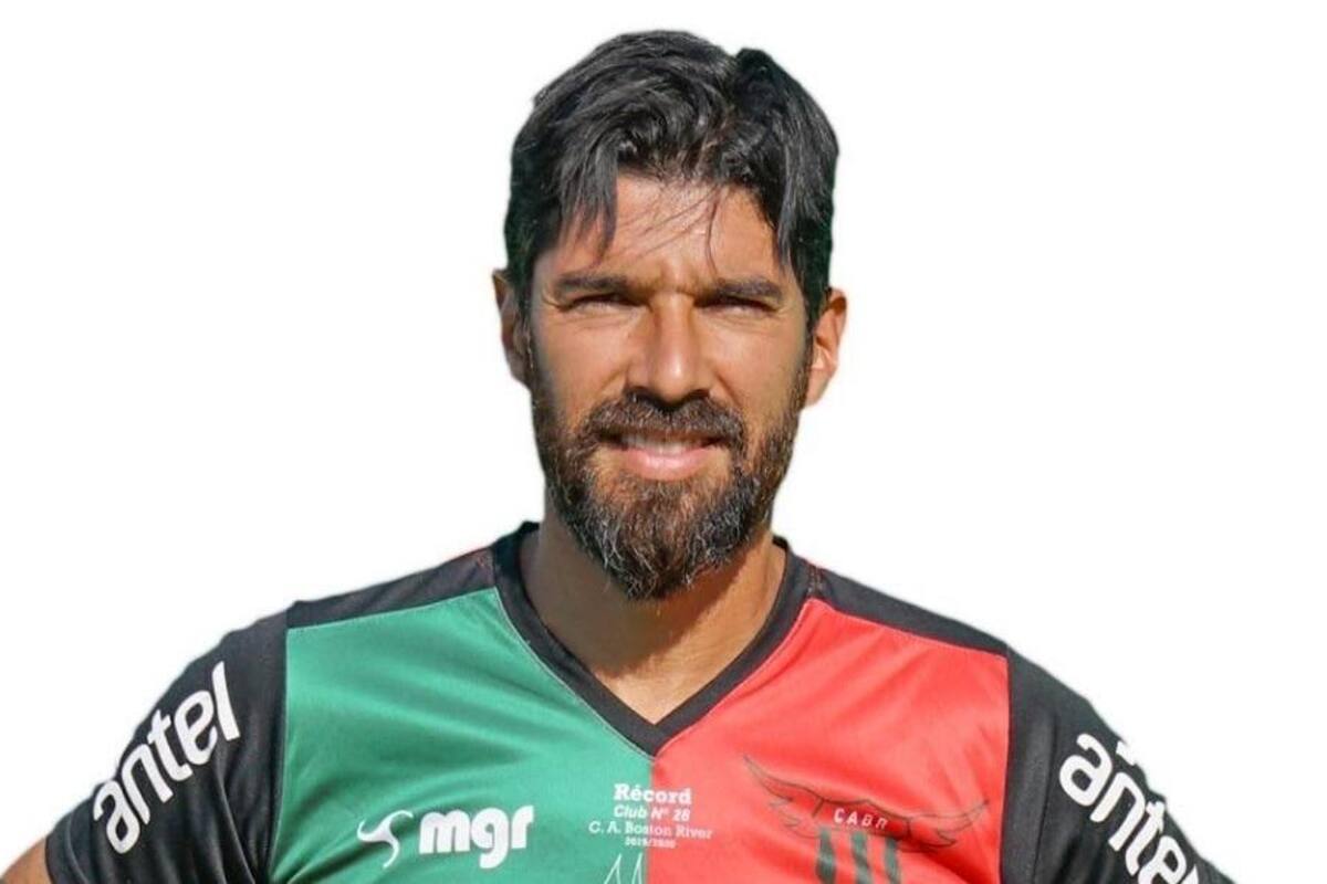 ¡Algo nunca visto! "Loco" Abreu marca su primer gol como estratega y jugador