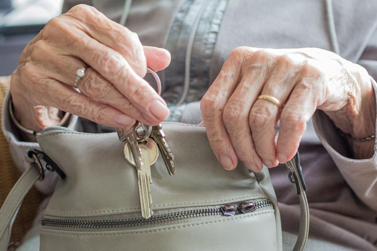 Viral: A los 100 años logra renovar su licencia de conducir
