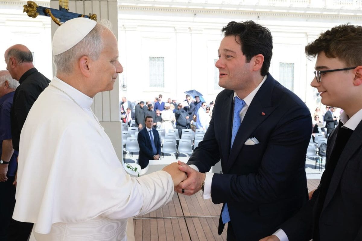 El tenor sonorense, Arturo Chacón-Cruz, comparte su emotivo encuentro con el Papa León XIV en el Vaticano