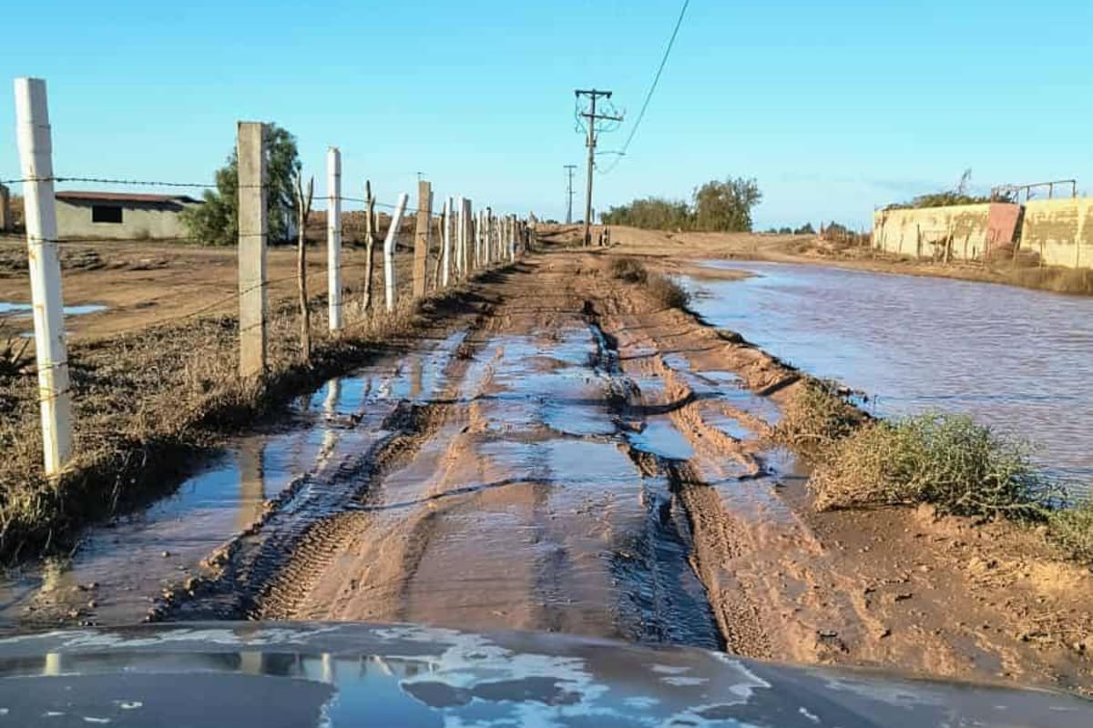 Ciudadanos de San Quintín atrapados por encharcamientos