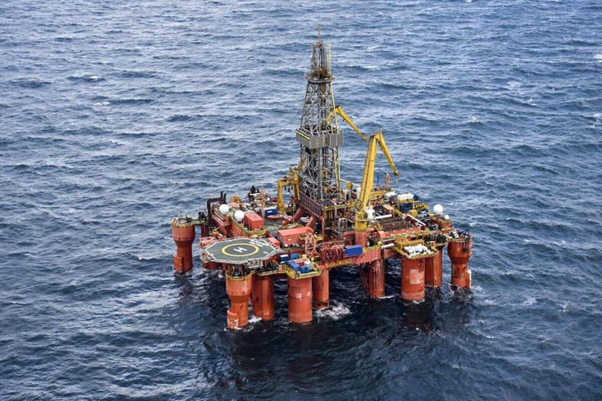 Nueva cepa de Covid-19 ha pesado sobre el petróleo; caen los precios más del 2%