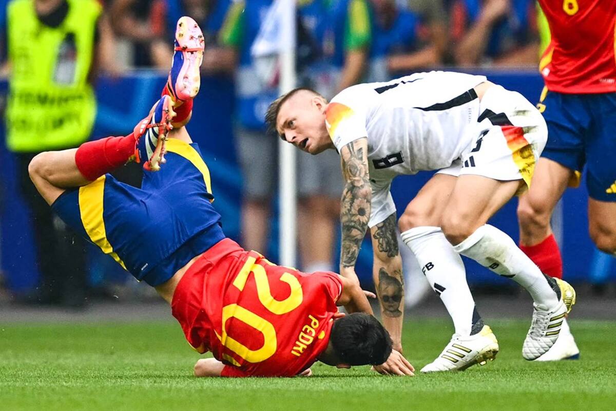 Eurocopa: Pedri le contesta a Kroos tras lesionarlo