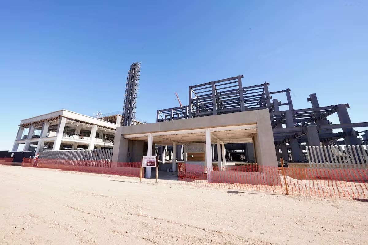 Muere trabajador al caer del tercer piso del nuevo hospital del IMSS en San Luis Río Colorado