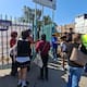 Celebran que quedaron en la ‘prepa’ Lázaro Cárdenas