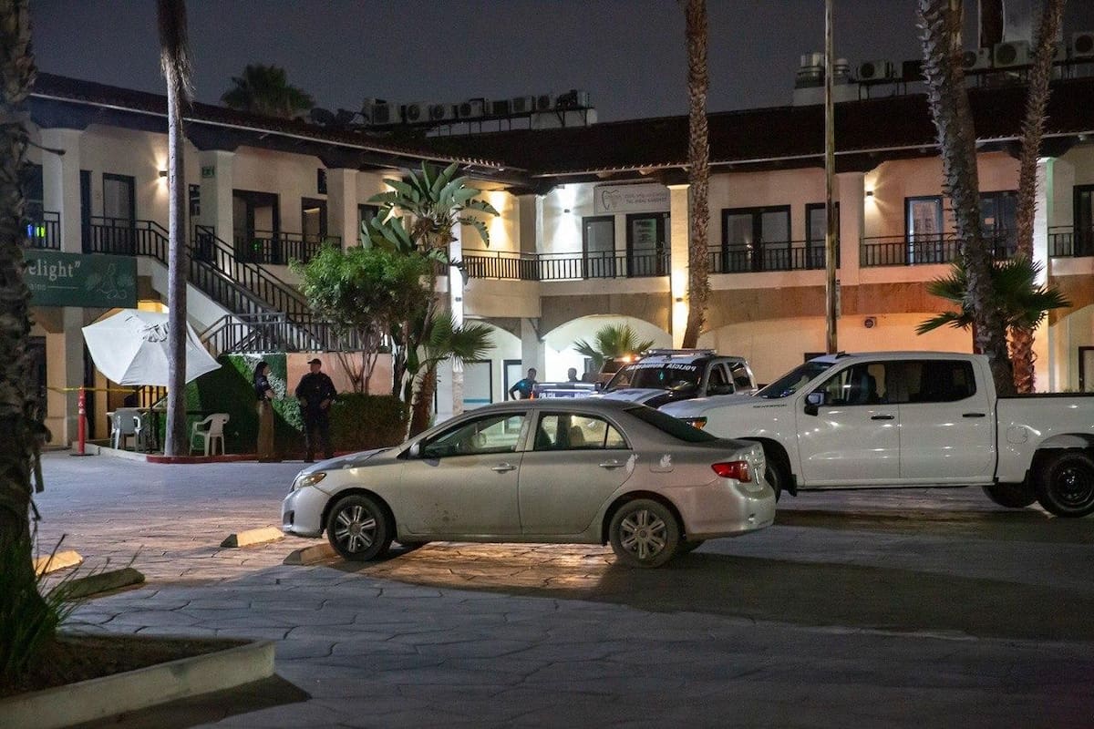 Abandonan hielera con restos de cerdo y mensaje de amenazas en Plaza de Tijuana