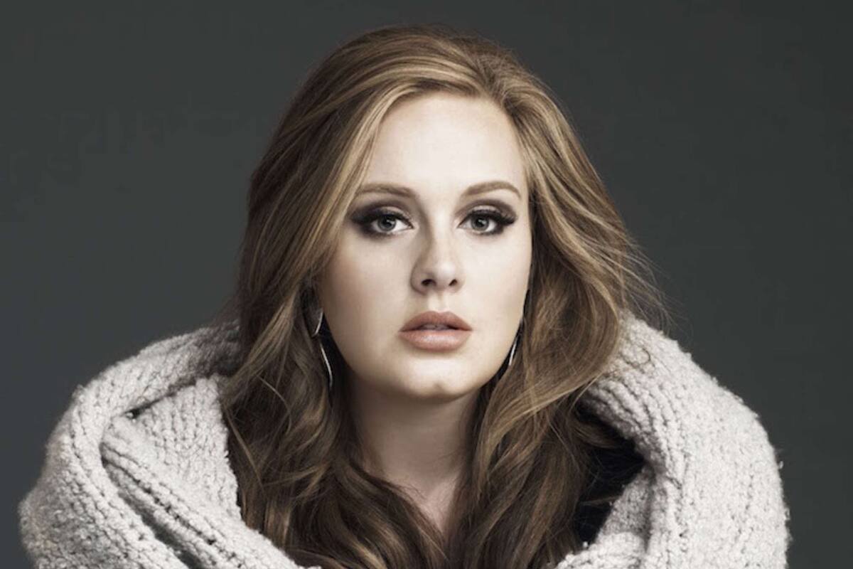 Deslumbra Adele con su espectacular figura en las playas de Caribe