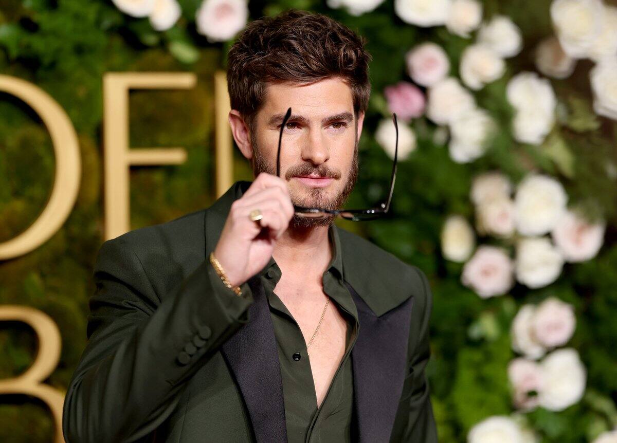 Andrew Garfield se vuelve viral por verse "demasiado guapo" en los Globos de Oro 2025