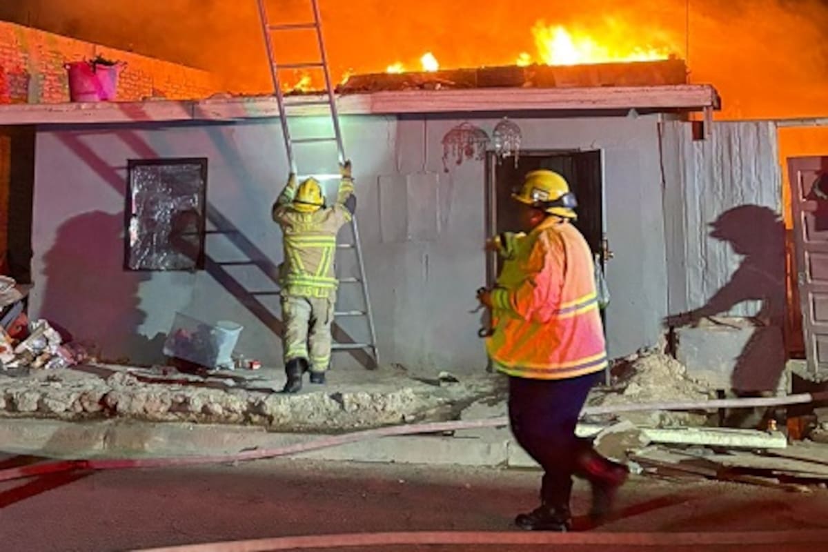 Muere mujer en incendio; dos niñas resultan heridas en la colonia Esperanza