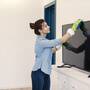 Cómo limpiar la pantalla de tu televisor sin rayarla: El método correcto que recomiendan los fabricantes