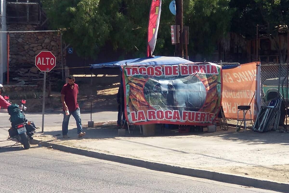 Matan a tiros a hombre en puesto de comida en Tijuana