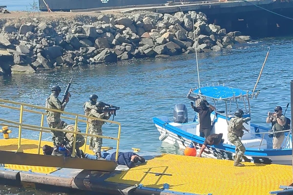 Simulan ataques y bloqueos en ejercicio de seguridad en el puerto de Ensenada