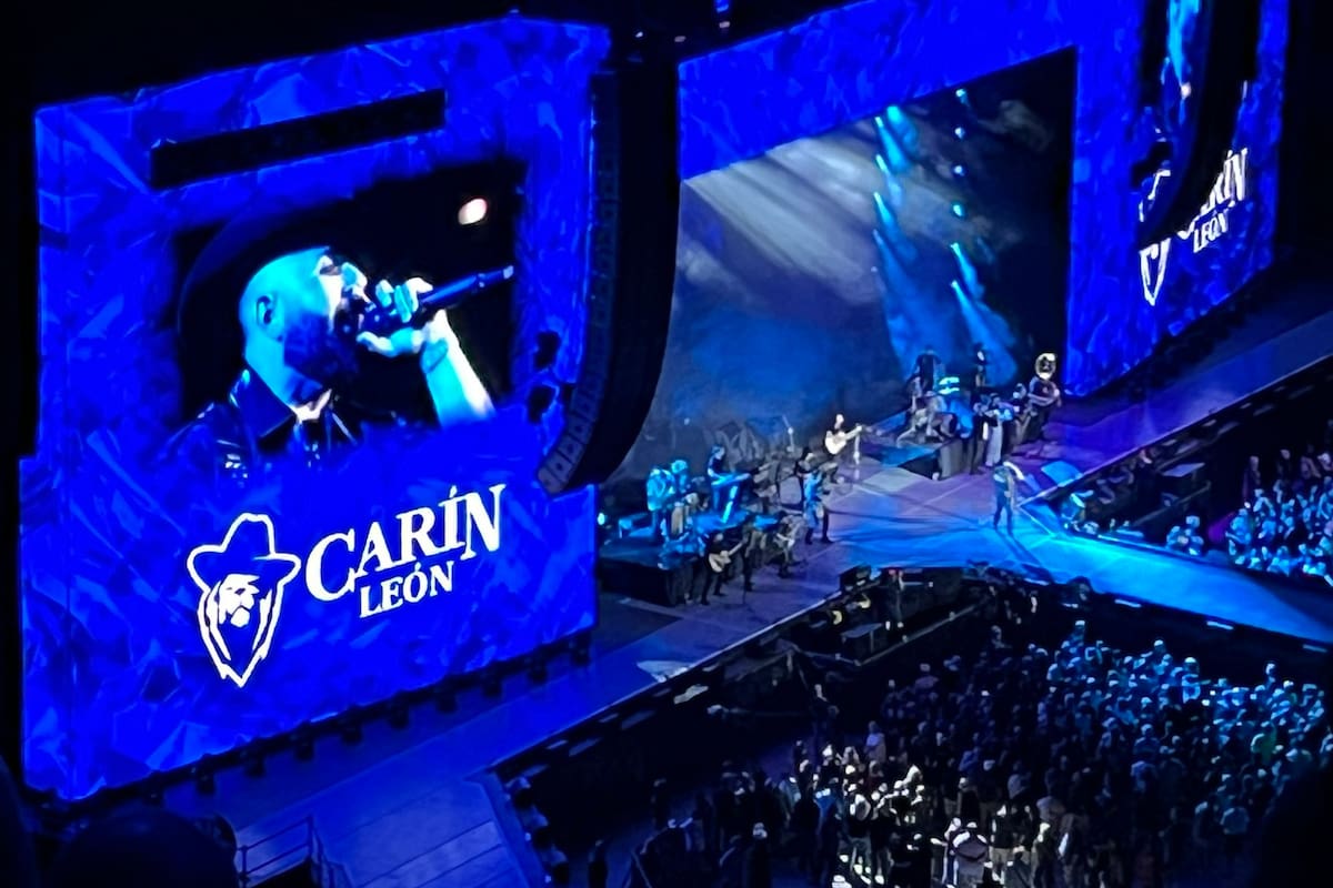 Carin León brilla como telonero de The Rolling Stones