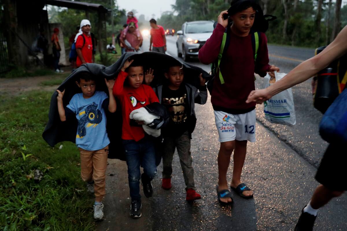 Caravana de hondureños obligada a retornar a frontera por Guatemala y EU