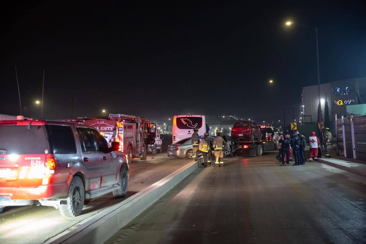 Choque en el Corredor 2000 deja a conductora lesionada