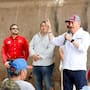 Comerciantes y vecinos del Poblado Miguel Alemán dialogan con Javier Lamarque