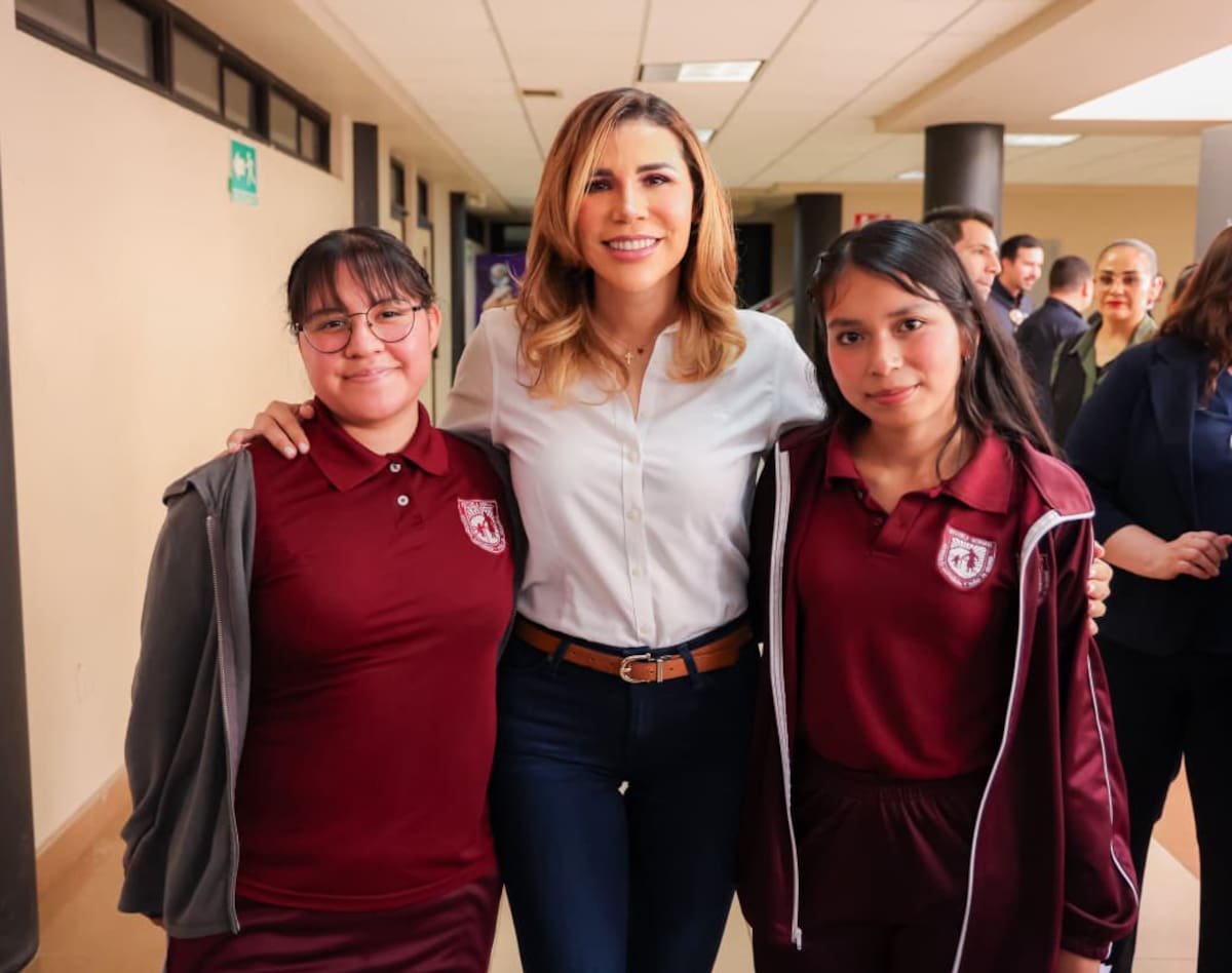 Jóvenes de entre 16 y 20 años podrán acceder a descuentos en su primera licencia y recibir capacitación vial gratuita en Baja California. Foto: Cortesía.
