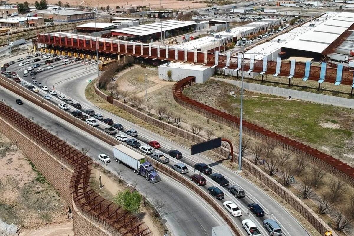 Ebrard informará mañana sobre restricciones en cruces fronterizos con Estados Unidos: AMLO