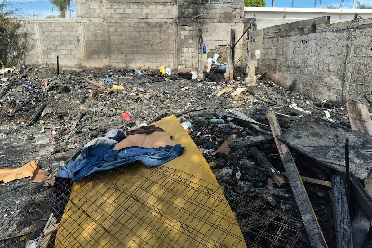 José pierde su casa por incendio en Hermosillo y sufre quemaduras en uno de sus ojos